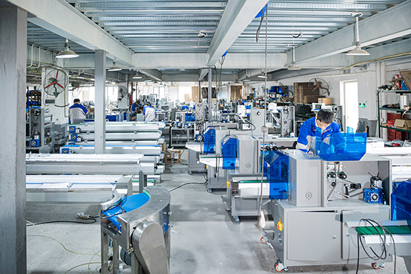 新款机车间生产